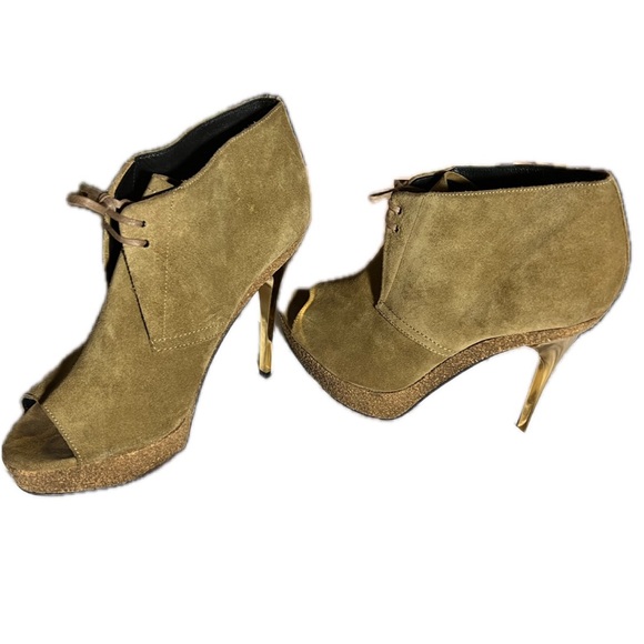 Burberry Booties - Picture 3 of 7